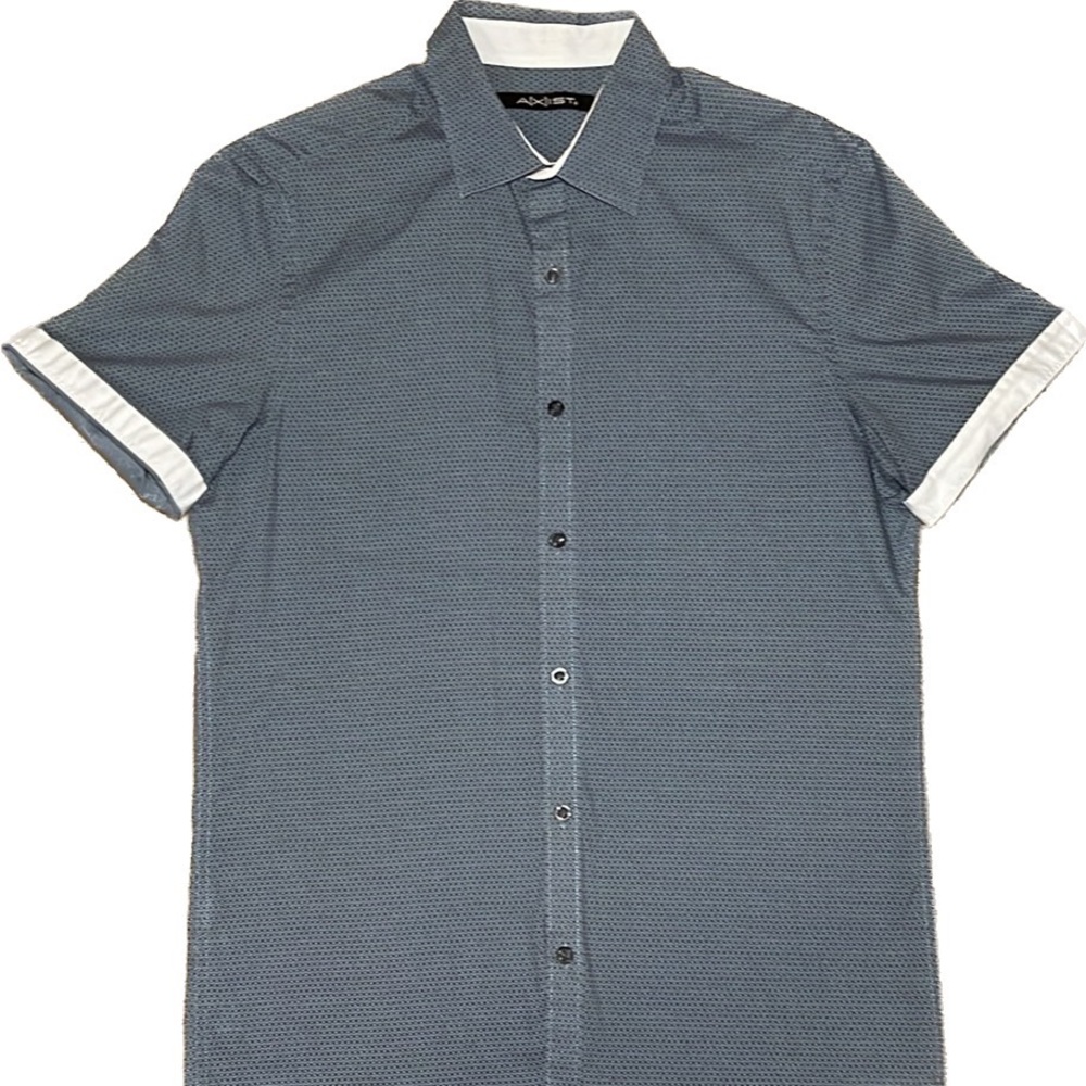 A[X]IST Medium Sized Men’s Casual Button Up Short Sleeved Collared Shirt